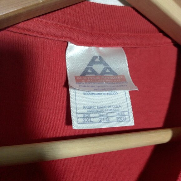 Tweety Bird T Shirt 2XL Size Red Stars Glitter Its All About Me Vintage USA - Picture 7 of 16